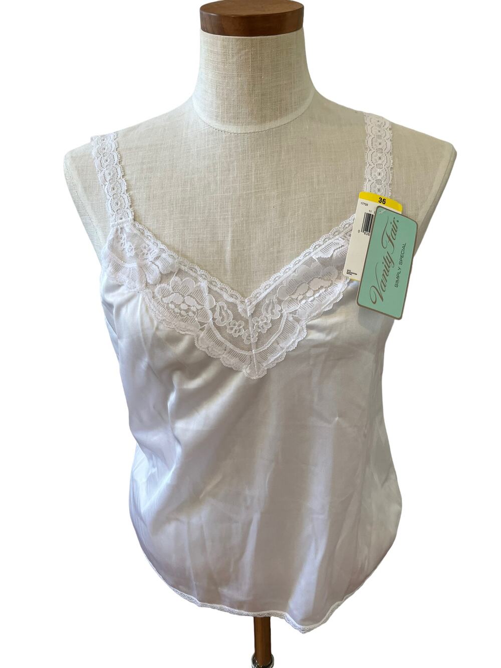 Vintage Vanity Fair White lace trim camisole 36